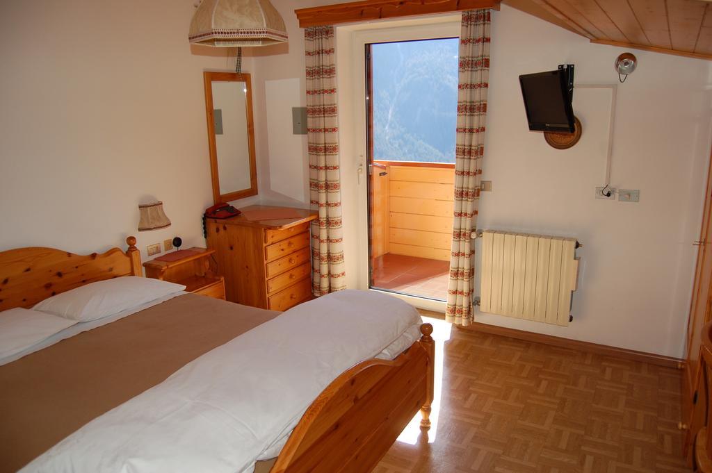 Hotel Millefiori Vigo di Fassa Habitación foto