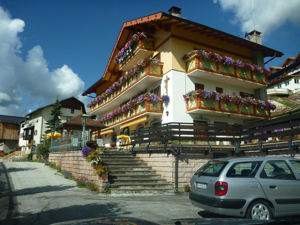 Hotel Millefiori Vigo di Fassa Exterior foto